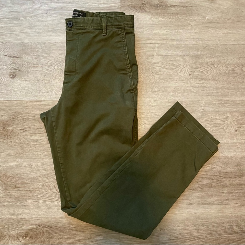 Banana Republic High Rise Chino